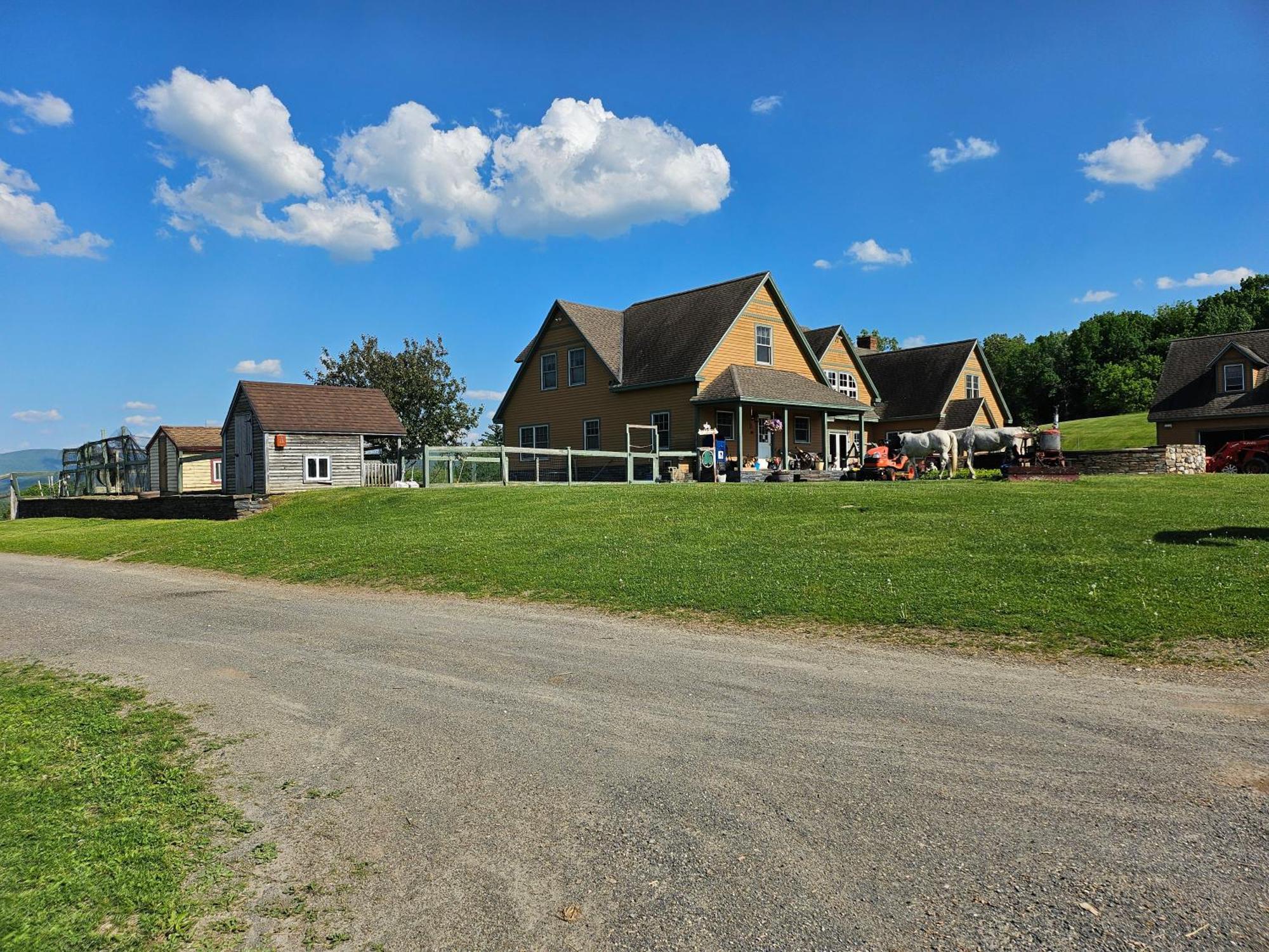 Clover Hill Farm & Country Inn Williamstown Ngoại thất bức ảnh
