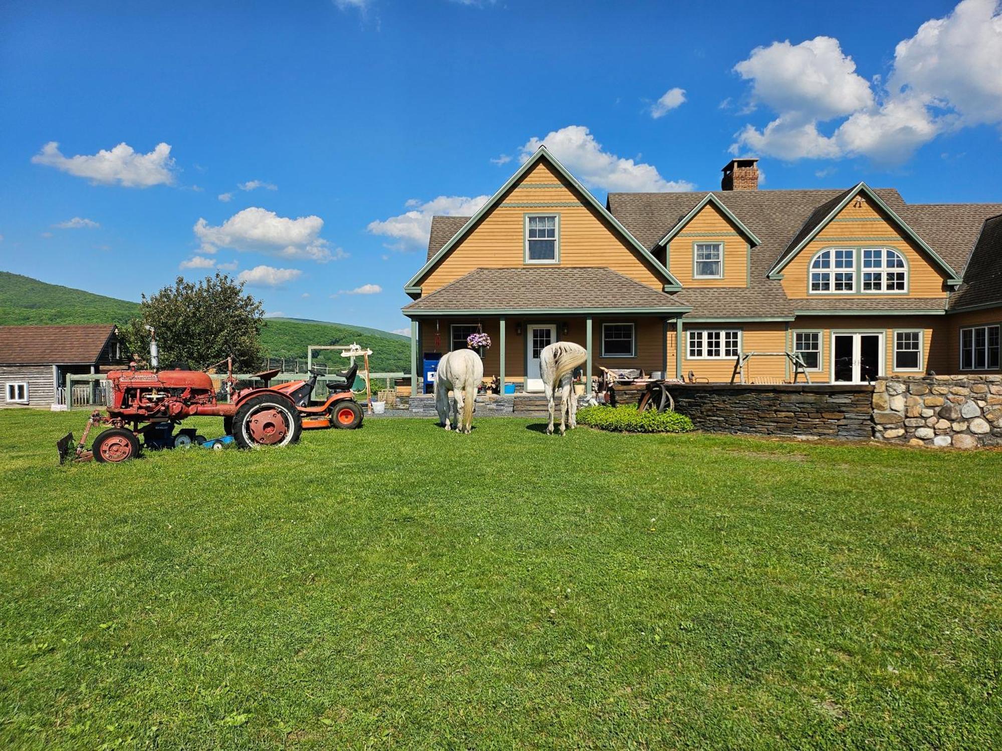 Clover Hill Farm & Country Inn Williamstown Ngoại thất bức ảnh