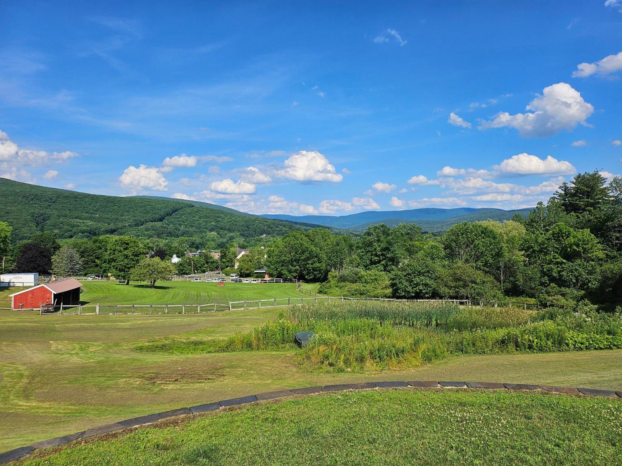 Clover Hill Farm & Country Inn Williamstown Ngoại thất bức ảnh